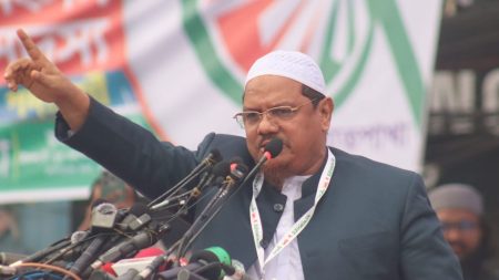 সেন্টার দখল করে ক্ষমতার চেয়ারে বসবেন সেদিন ভুলে যান : চরমোনাই পীর